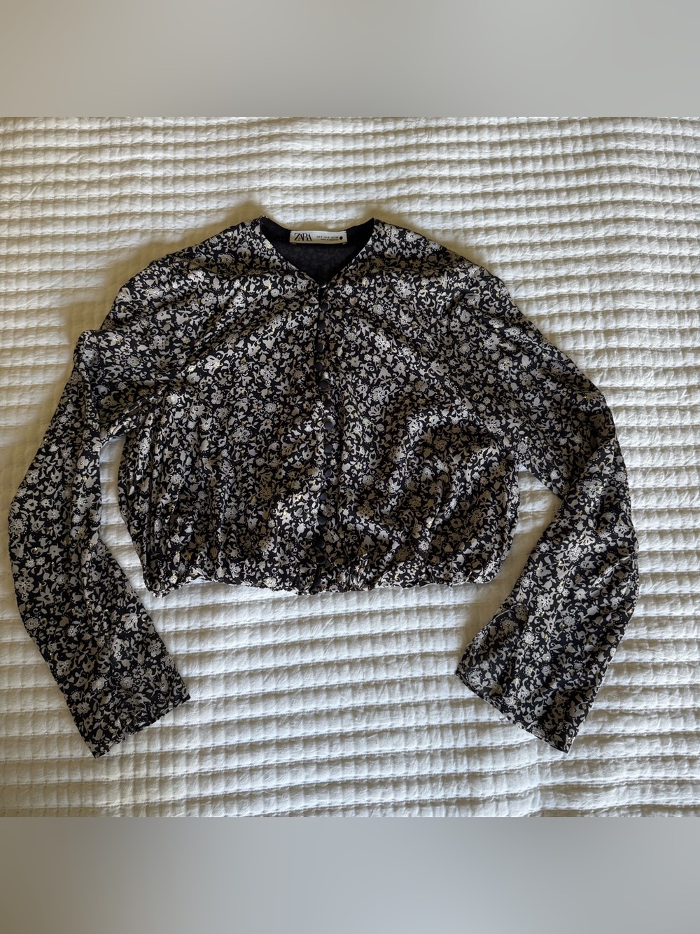 ZARA Black and White Floral Print Chiffon Button Long Sleeve Cropped Blouse